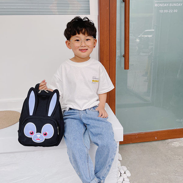 Μοντέρνο παιδικό σακίδιο με τρισδιάστατο στοιχείο και τσέπη για κορίτσια και αγόρια