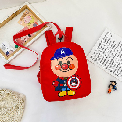 Moderan dječji ruksak s aplikacijom i patentnim zatvaračem za dječake