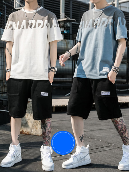 Ανδρικό βαμβακερό σετ με επιγραφή και οβάλ ντεκολτέ