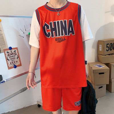 Meeste kaasaegne tiim koos pealdisega - kaheosaline