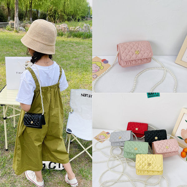 Καθημερινή παιδική τσάντα με μακριά λαβή και αγκράφα