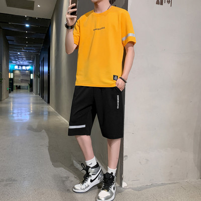 Meeste igapäevane spordimeeskond kahes osas mitmes värvitoonis