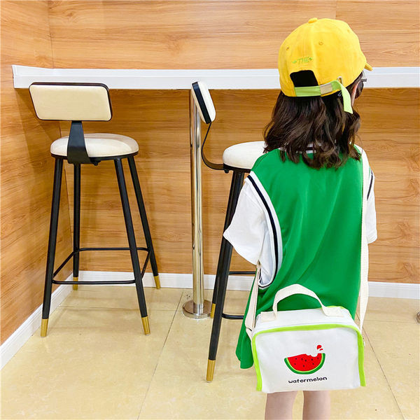 Dnevna dječja torba s aplikacijom i natpisom različiti modeli