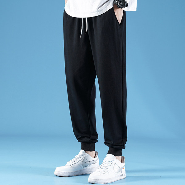 Muške sportske hlače s vezicama i džepovima