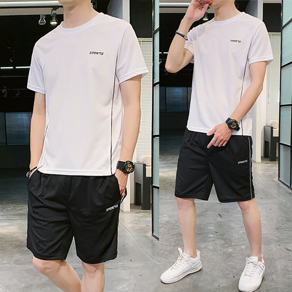 Vīriešu ikdienas komanda vairākās krāsās