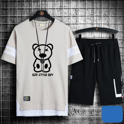 Vyrų sporto komanda su aplikacijomis ir užrašu