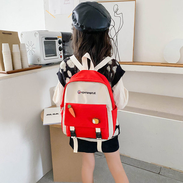 Dnevni dječji ruksak s natpisom i džepovima