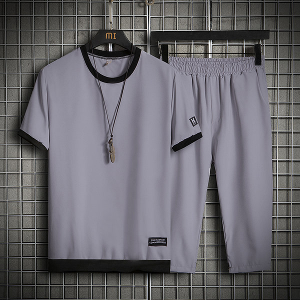 Dnevni muški sportski tim iz dva dijela u više boja