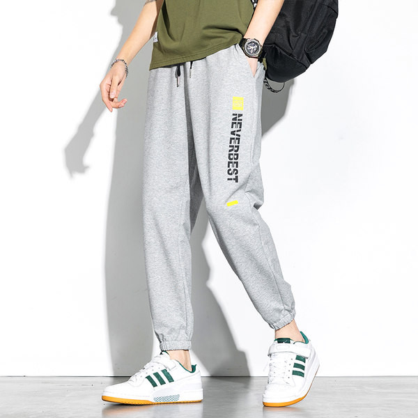 Meeste vabaaja püksid kirjadega