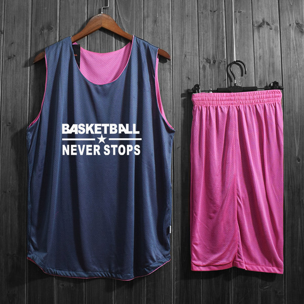 Dnevna muška ekipa iz dva dijela sa natpisom u više boja