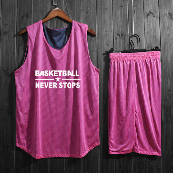 Dnevna muška ekipa iz dva dijela sa natpisom u više boja