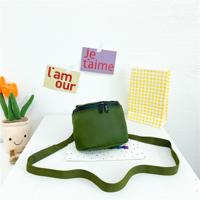 Moderna dječja torba jednobojni model za dječake