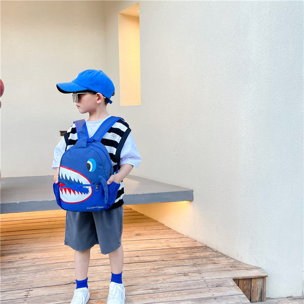 Moodne lukuga ja aplikatsiooniga laste seljakott poistele