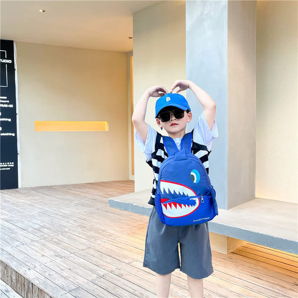 Moodne lukuga ja aplikatsiooniga laste seljakott poistele