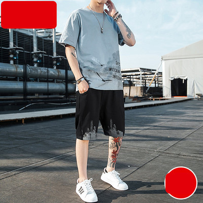 Muški dvodijelni sportski tim s aplikacijama