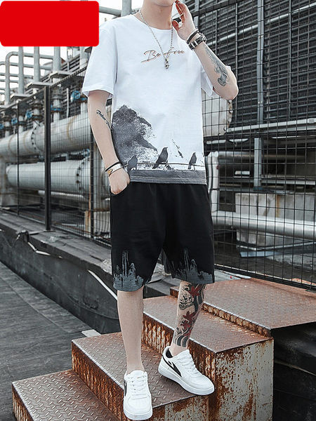 Muški dvodijelni sportski tim s aplikacijama