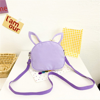 Moodne 3D-elemendiga lastekoti tavaline mudel