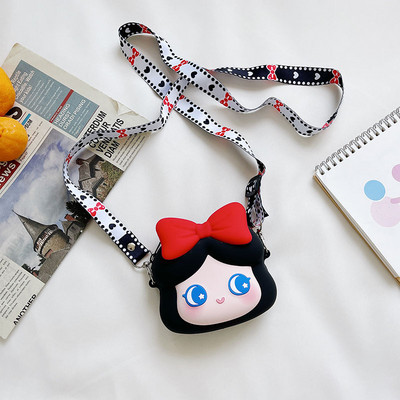 Kaasaegne pika sangaga väike lastekott tüdrukutele