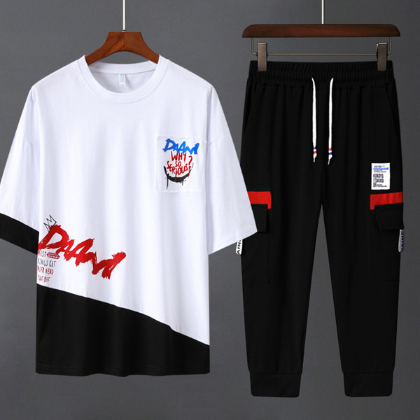 Ανδρική αθλητική φόρμα από κοντομάνικο μπλουζάκι και παντελόνι