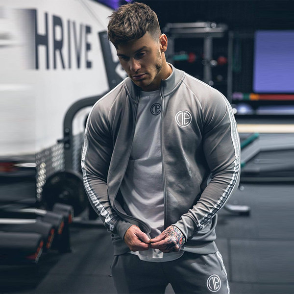 Novi model muške sportske ekipe u dva dijela