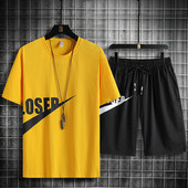 Suvine meeste vabaaja komplekt T-särgist ja lühikestest pükstest