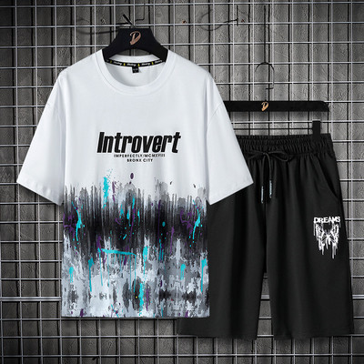 Meeste suvekoondis kahes osas