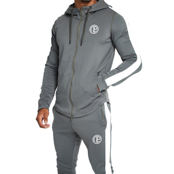 Kolmes värvitoonis meeste spordikomplekt