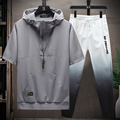 Muška sportska ekipa s kapuljačom i vezicama