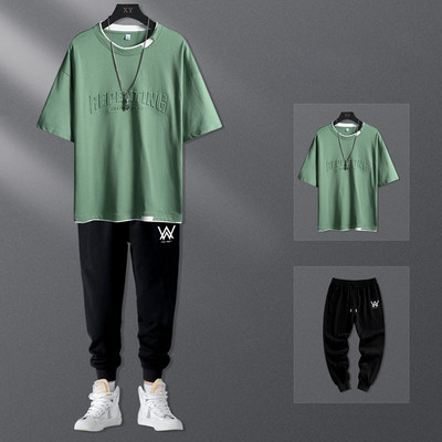 Uue mudeli meeste komplekt kahest osast - püksid ja T-särk