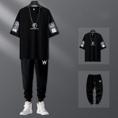 Uue mudeli meeste komplekt kahest osast - püksid ja T-särk