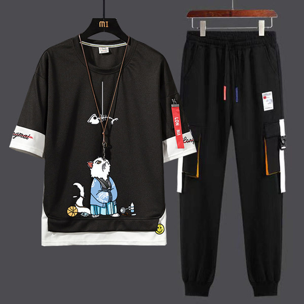 Ανδρική αθλητική ομάδα με κοντο μμανίκι και απλικέ και τσέπες