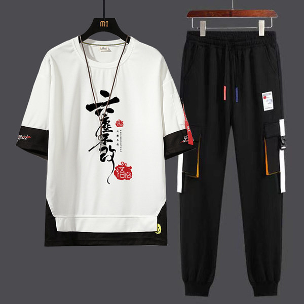 Ανδρική αθλητική ομάδα με κοντο μμανίκι και απλικέ και τσέπες