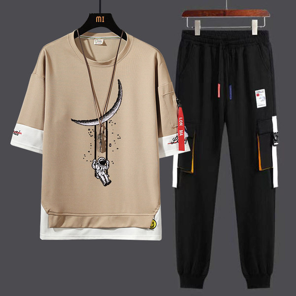 Ανδρική αθλητική ομάδα με κοντο μμανίκι και απλικέ και τσέπες