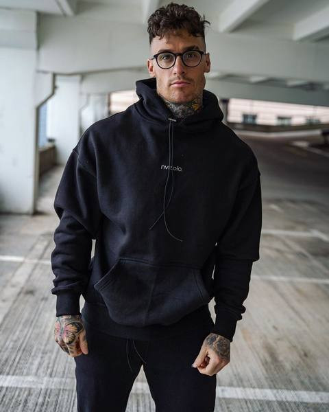 Ühevärviline meeste meeskond kolmes värvitoonis