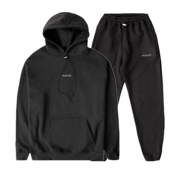 Ühevärviline meeste meeskond kolmes värvitoonis