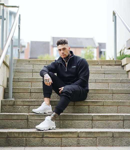 Meeste vabaajariietus must lukuga