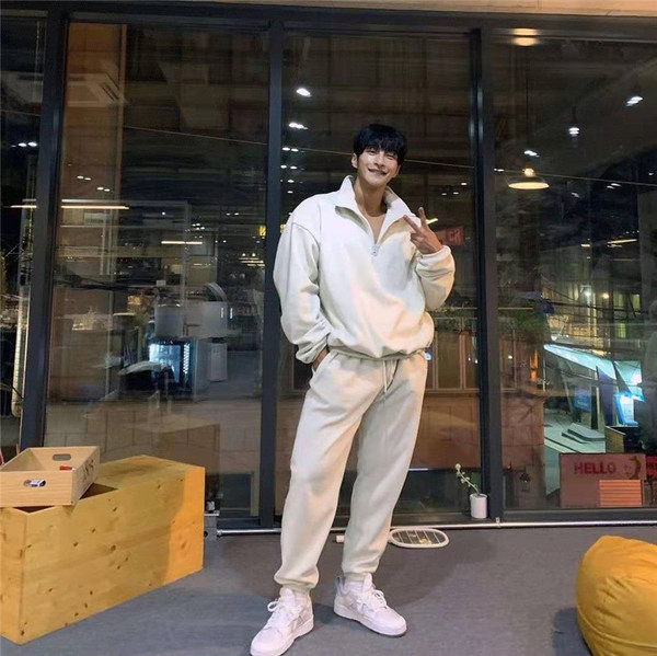 Muški sportski tim u dvije boje