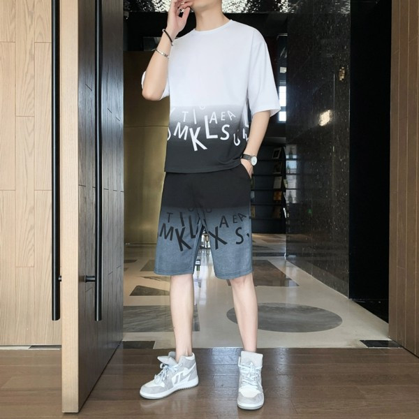 Ανδρική αθλητική φόρμα σε τρία χρώματα