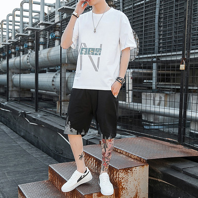 Mitmes värvitoonis kaheosaline meeste komplekt