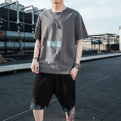 Mitmes värvitoonis kaheosaline meeste komplekt