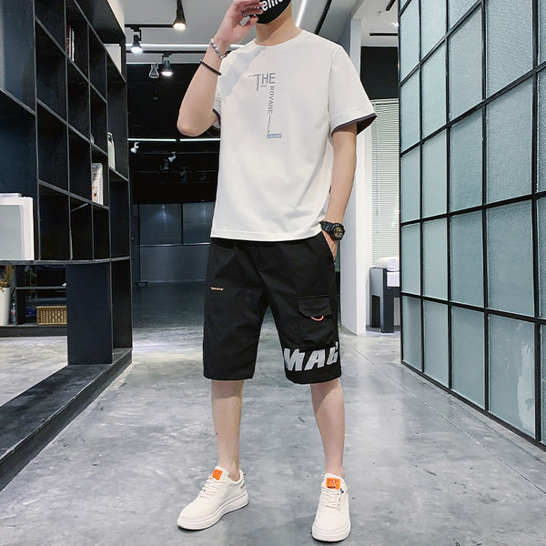 Ikdienas vīriešu sporta komplekts ar aplikāciju