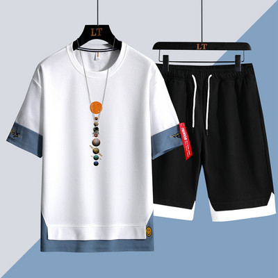 Muški dnevni tim s raznim aplikacijama