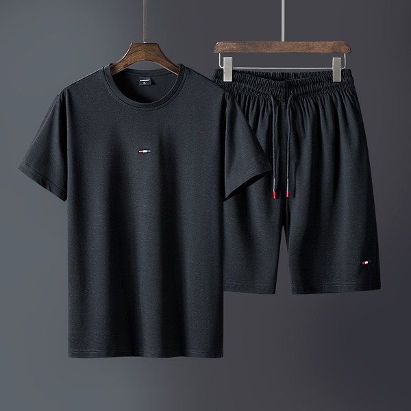 Ανδρικά καθημερινά σετ σε μαύρο χρώμα σε δύο μέρη