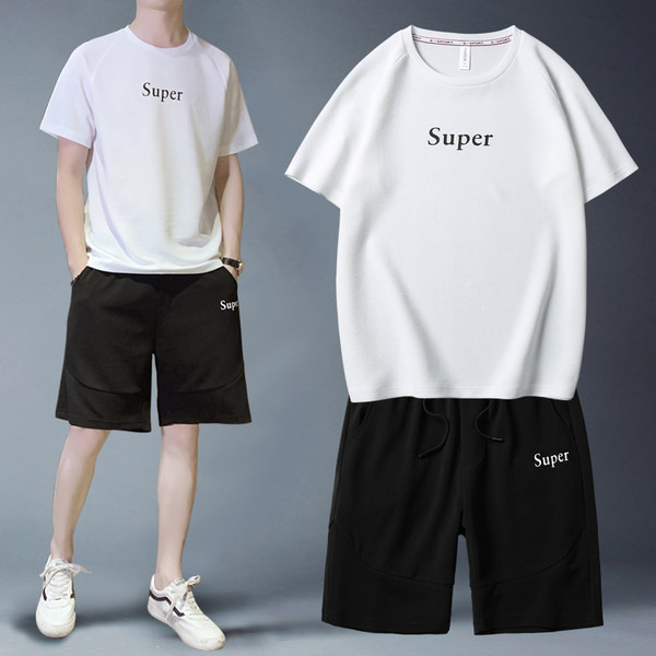 Meeste vabaaja tekstiga T-särgi komplekt ja lühikesed lühikesed püksid