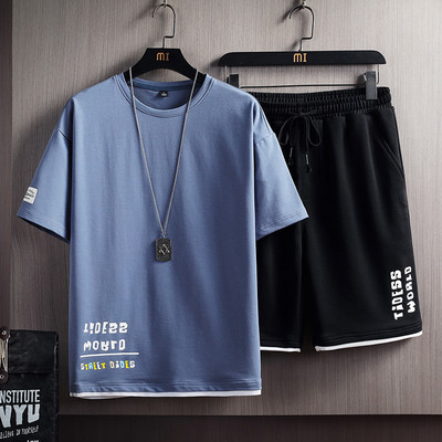 Kaheosaline vabaaja meeste komplekt - ovaalse kaelusega pluus ja lühikesed püksid