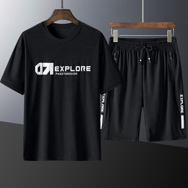 Dnevni muški sportski tim s natpisom i poveznicama