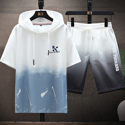 Meeste vabaaja komplekt kaheosalisest kapuutsiga pluusi ja lühikeste pükstega