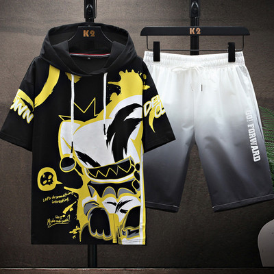 Meeste vabaaja komplekt kaheosalisest kapuutsiga pluusi ja lühikeste pükstega