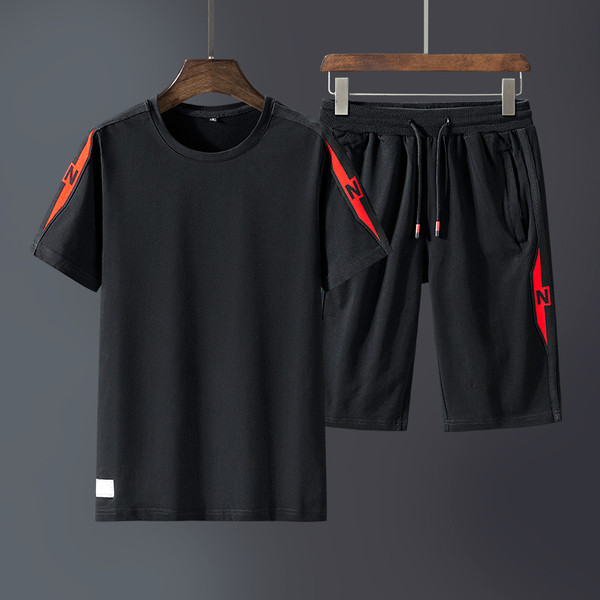 Ανδρικά αθλητικά καλοκαιρινά σετ σε μαύρο χρώμα