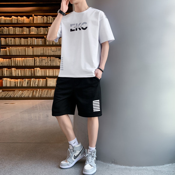 Ikdienas vīriešu T-krekla un šortu komplekts